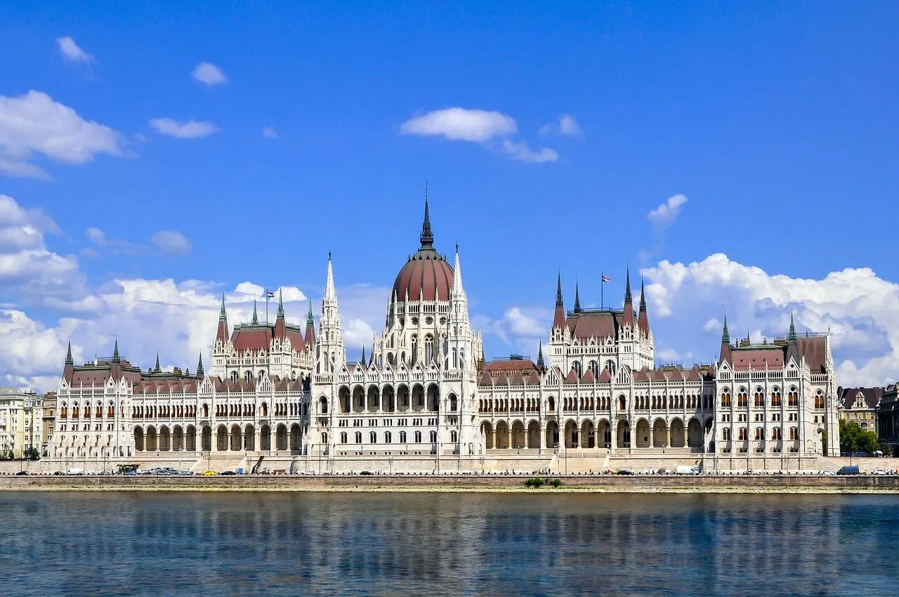 An image of the Hungarian Parliament building.