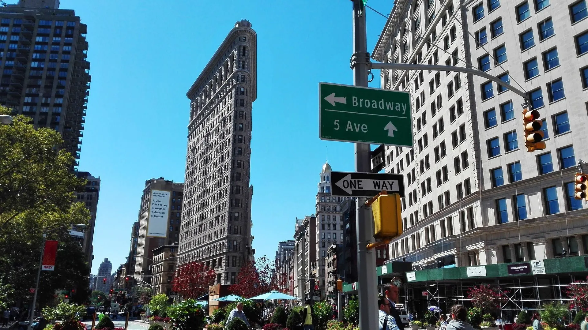 Flatiron is one the tallest building in the area. It has a unique structure. So know all about flatiron building facts.