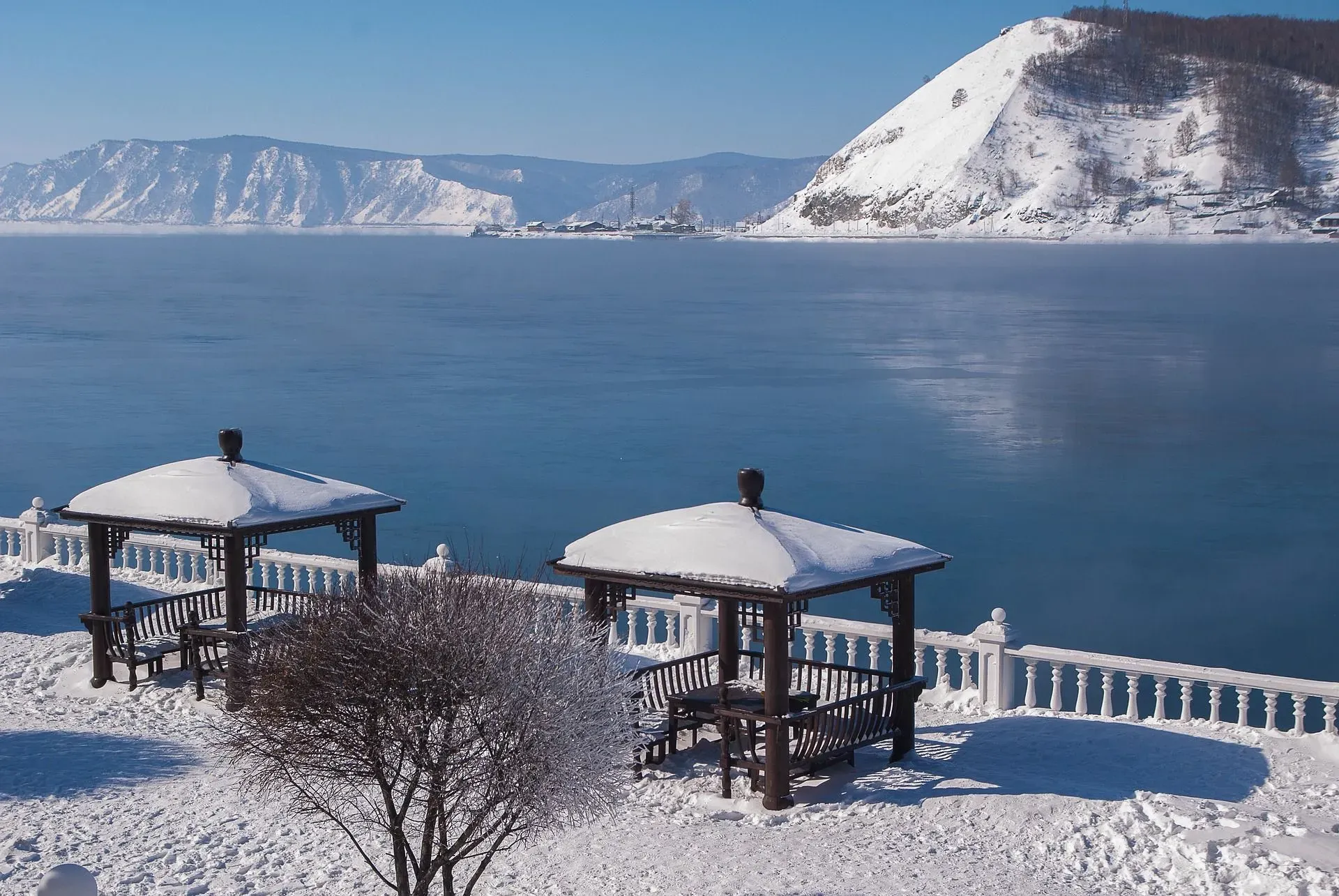 Lake Baikal facts state that this enormous lake is home to 20% of the world's fresh water.