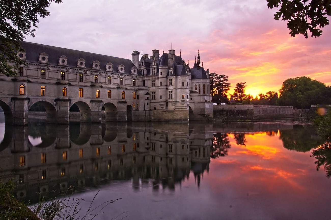 Chateau de Chenonceau was one of the earliest French chateaus to be surrounded by an English-style landscape park.