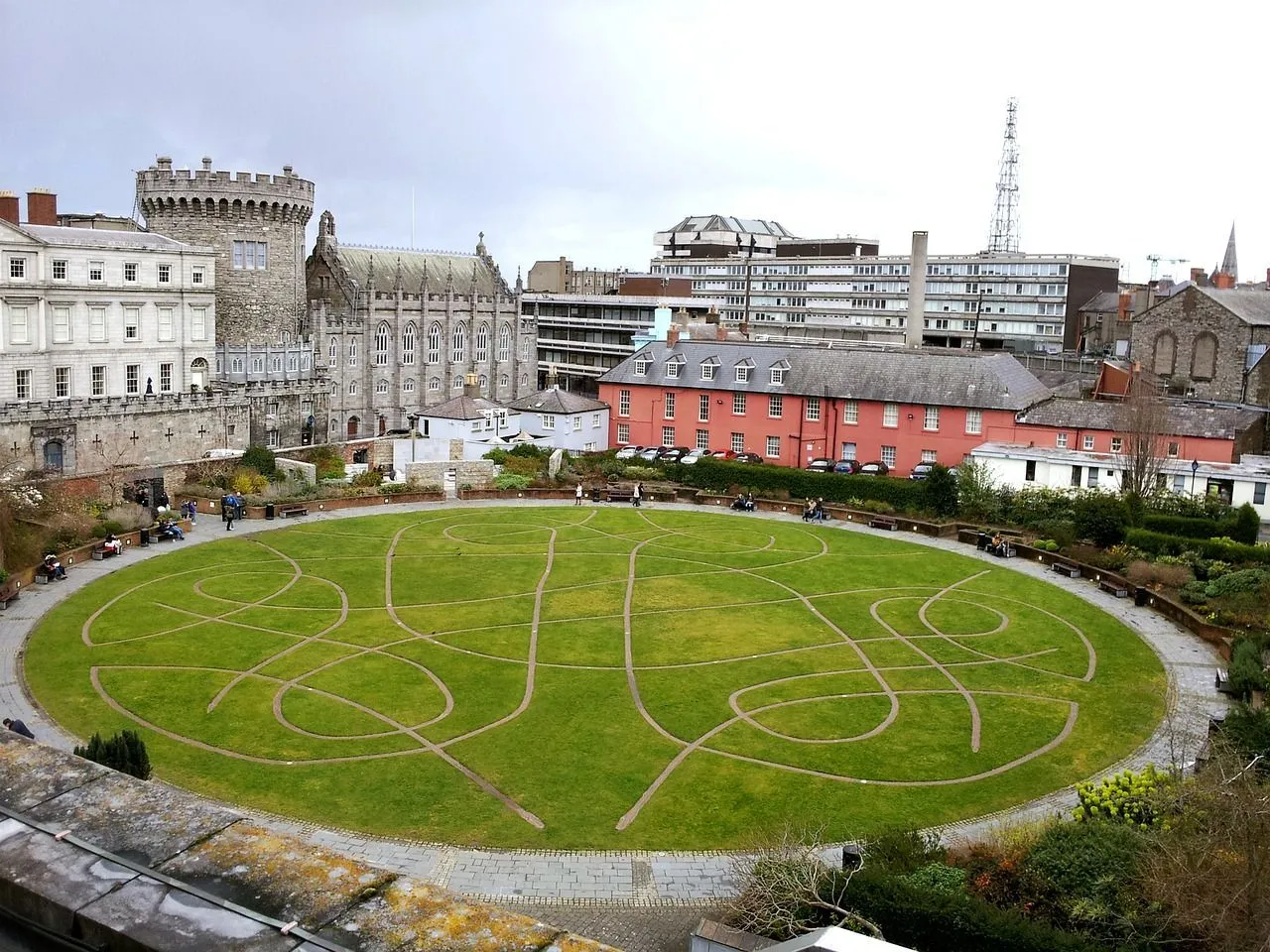 The State Apartments acted as the residential quarters for the royal dignitaries on their visit to Dublin.