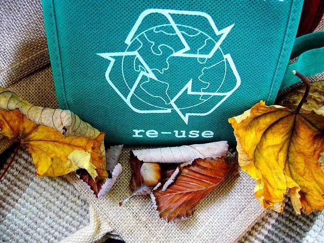 People only recycle 30-40% of the waste stream in the world. Read some recycling facts to increase the percentage.