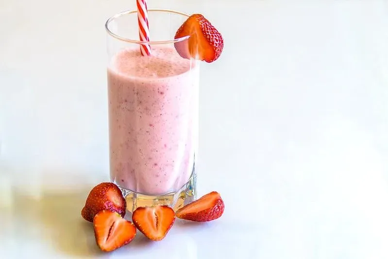 Strawberry Oatmeal Smoothie for toddlers