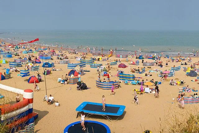 Broadstairs beach filled with people 