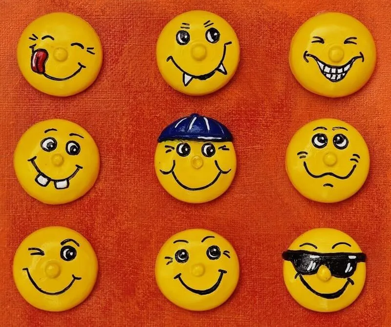 Emoji magnets for the fridge, a fun emoji craft