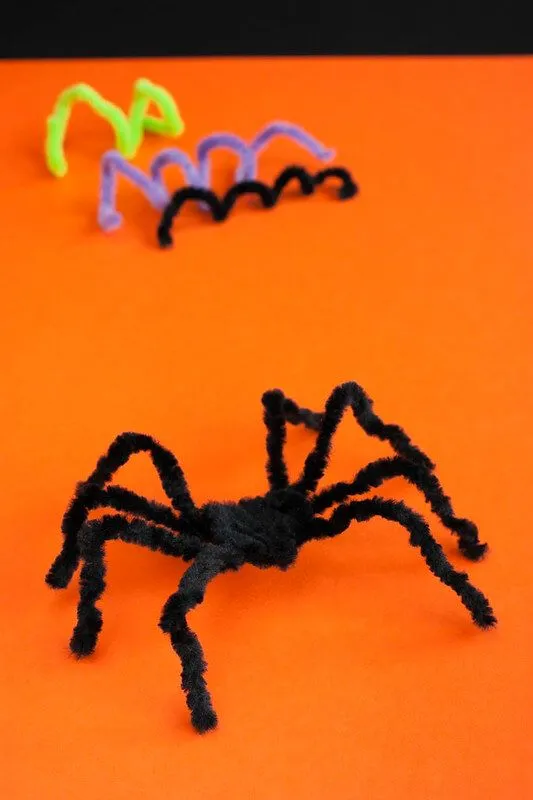 Pipe cleaners spiders