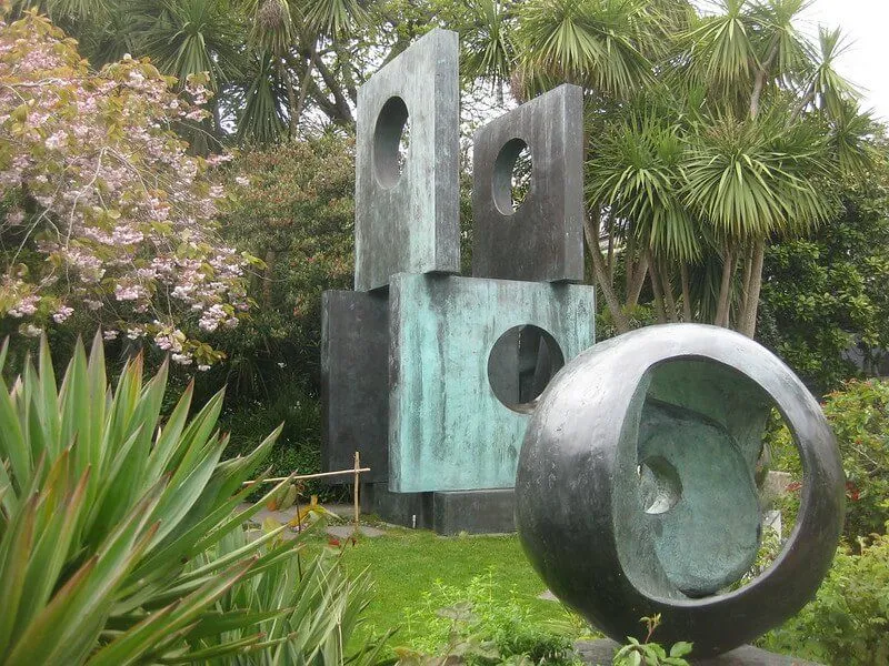 stone Barbara Hepworth sculptures in a garden