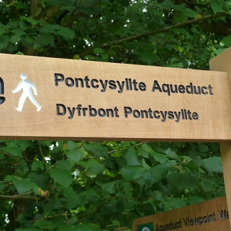 Sign for the Pontcysyllte Aqueduct for walkers in Wrexham.