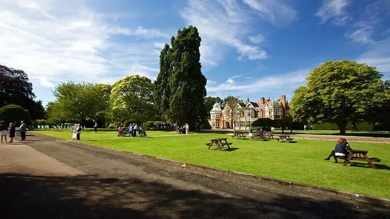 Bletchley Park grounds with picnic tables outside.