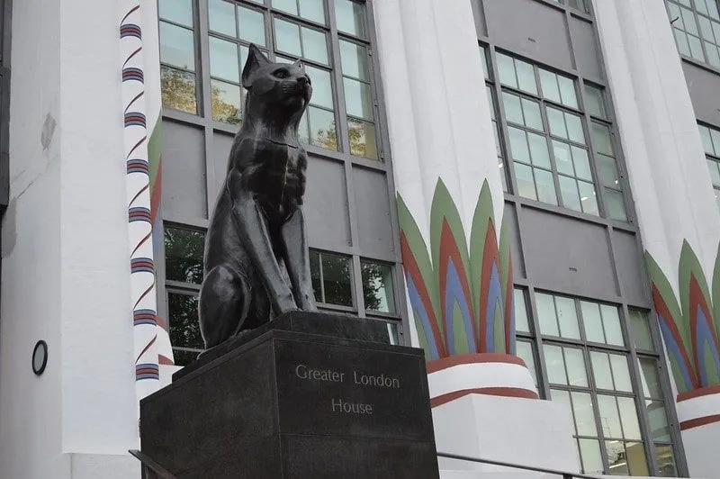 This cat sculpture trail around London makes for a more unusual family day out.