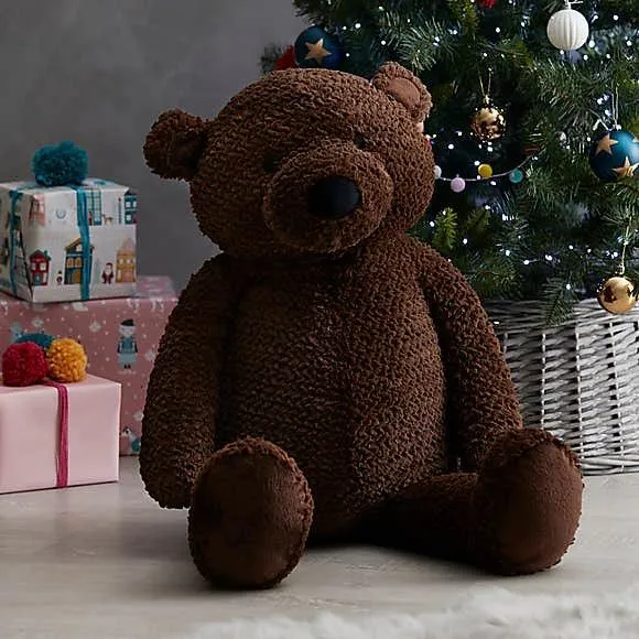 11 Best Giant Teddy Bears That All Kids Will Love