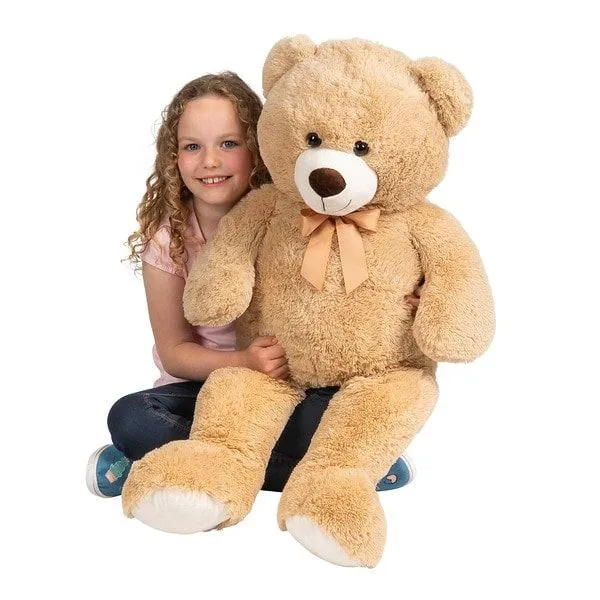 11 Best Giant Teddy Bears That All Kids Will Love