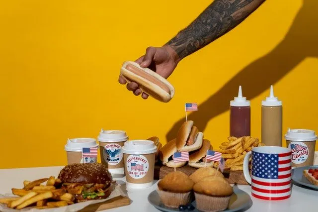 Food such as hot dogs and burgers are traditionally served on 4 July.