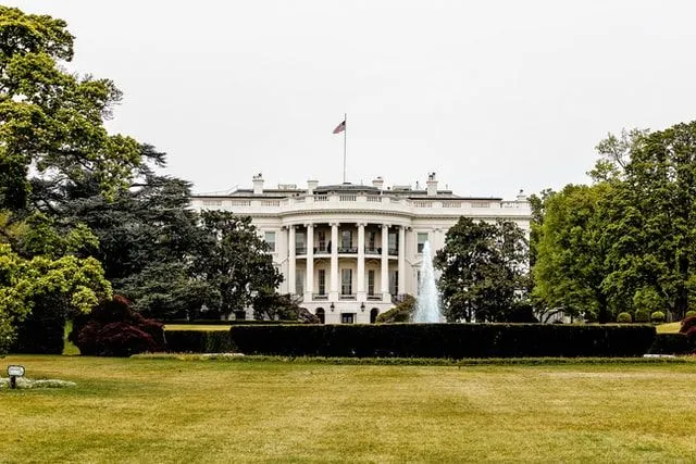 What is the official residence and workplace of the president of US?