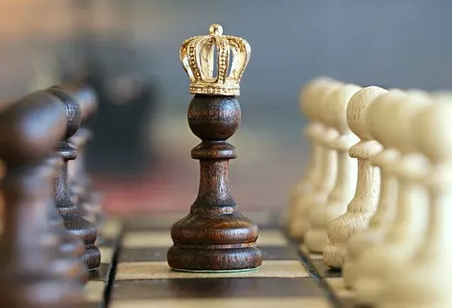 Even a beginner will "move like a magician" after reading tips from these chess quotes.