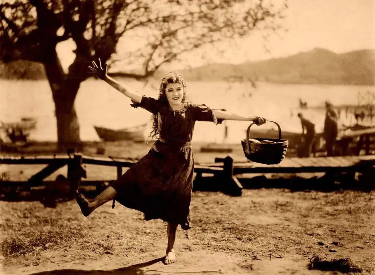 Actress Mary Pickford was also given the nickname "The girl with the curls"