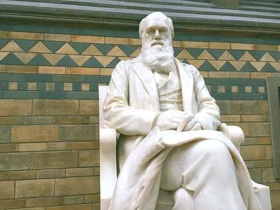 Darwin appeared on the British £10 note between 2000 and 2016..