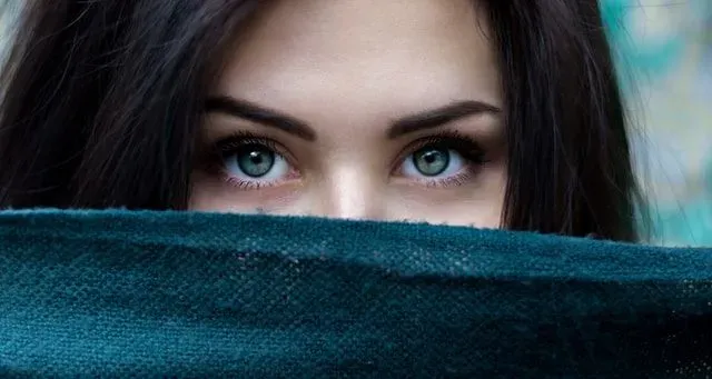 Quotes about her eyes are cute.