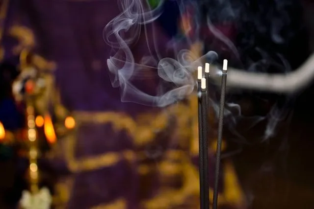 Shirdi Sai Baba said that those who burn incense sticks on Thursdays, their desires will be fulfilled.