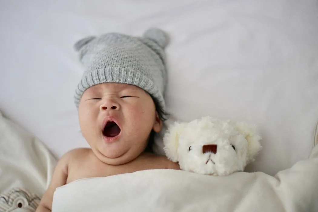 Babies sleep anywhere between 14 and 17 hours per day at 3 months old.