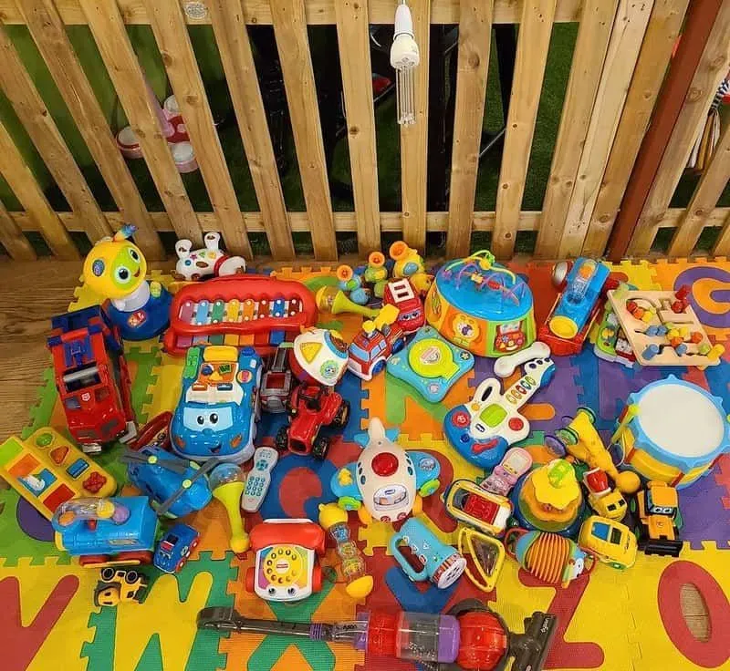 Children's toys at the AvoCuddle Playroom.