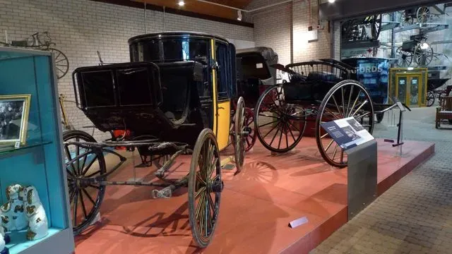 A carriage displayed at the Discovery Centre in the Mossman Gallery.