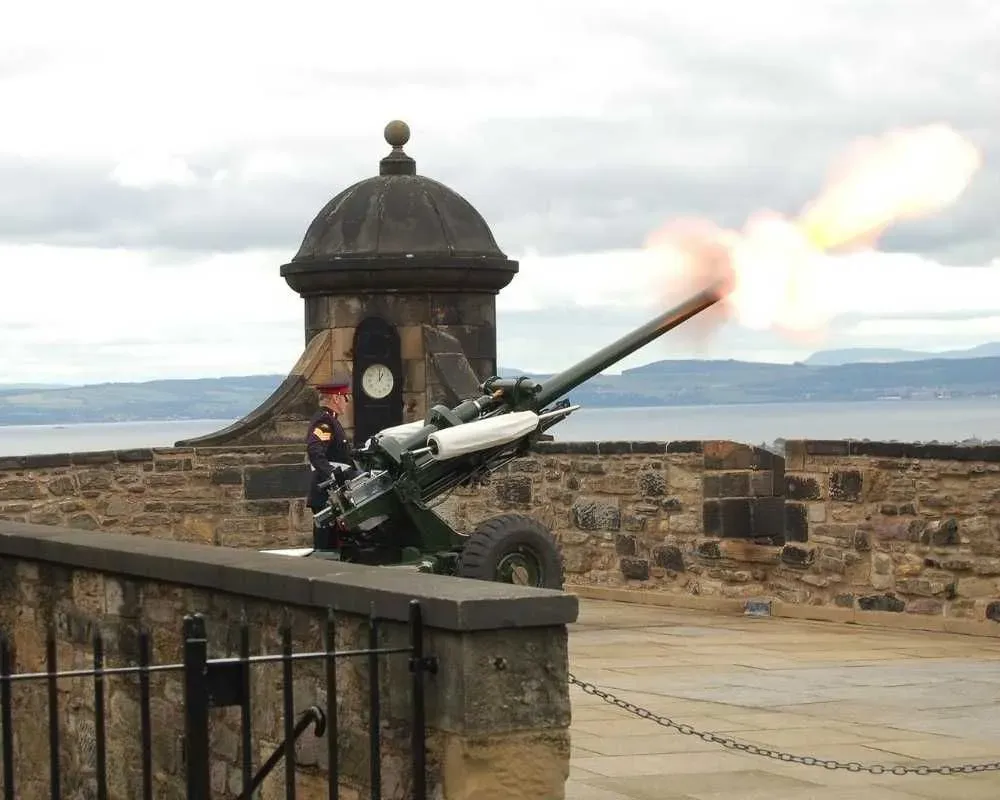 The One 'o' Clock Gun fires everyday except Sunday at One o' Clock.