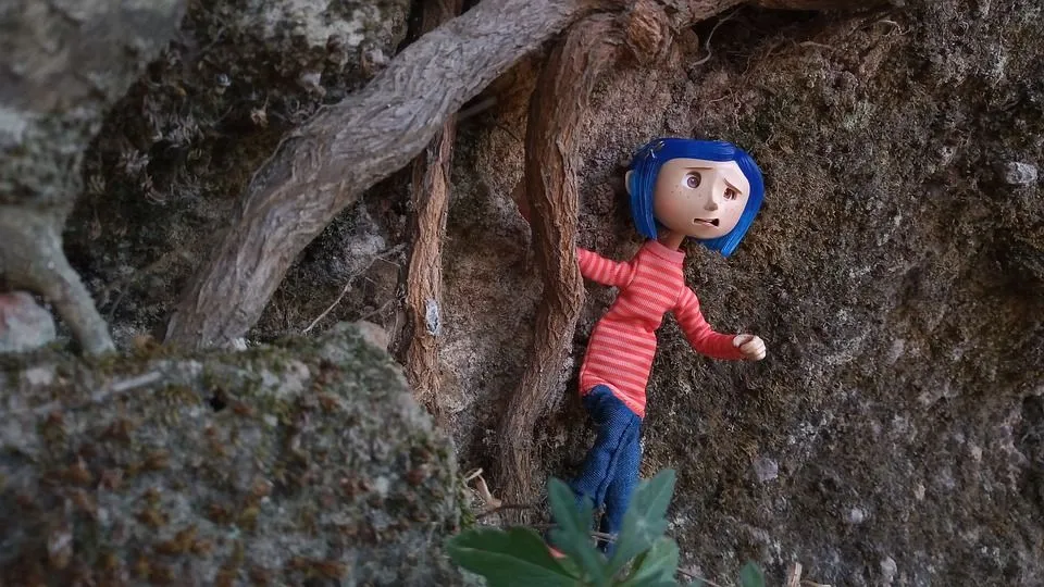 'Coraline' book quotes by Neil Gaiman will spook your heart.