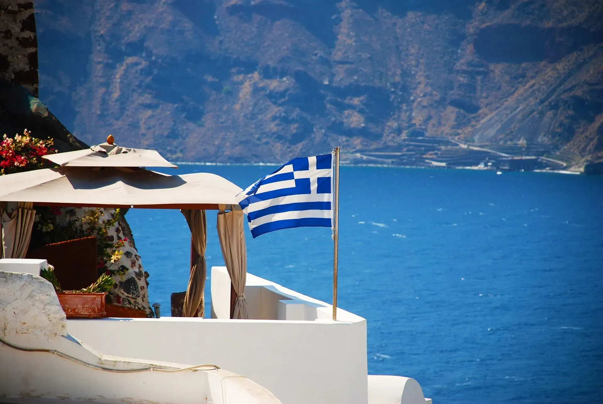 Greece flag facts will tell you more about the impact of Greek mythology on Greek flags.