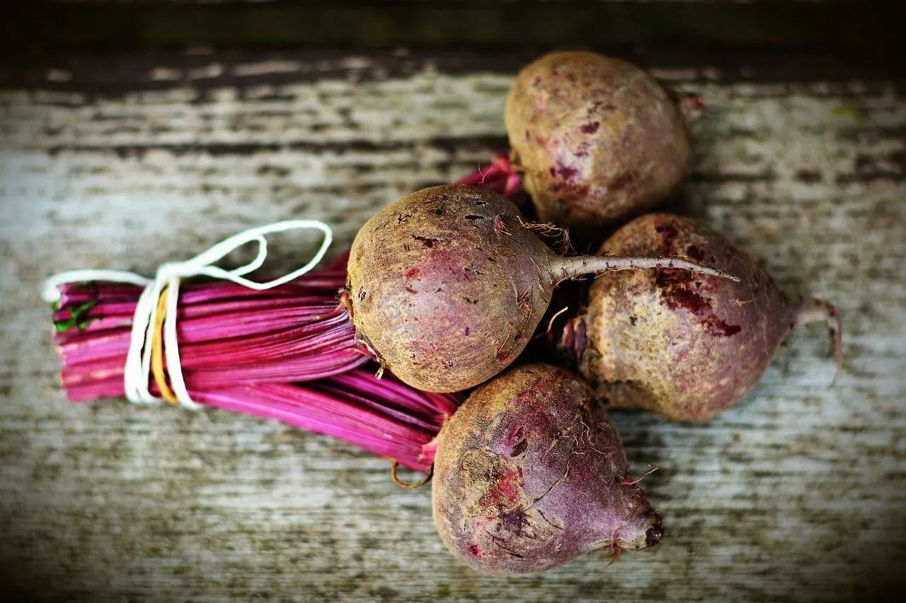 Beet can be eaten raw or cooked with other vegetables.