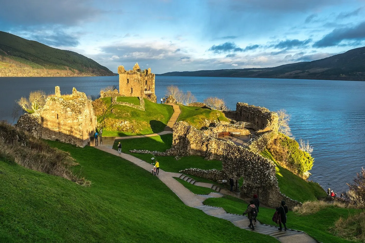 Fort Augustus on the beautiful tour will let you experience Scotland with delicious Scottish treats. Buy Loch Ness tickets today. 