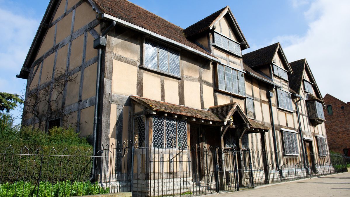 On this visit to Stratford-upon-Avon, check out original and replica items in the house. Book Shakespeare's birthplace tickets.