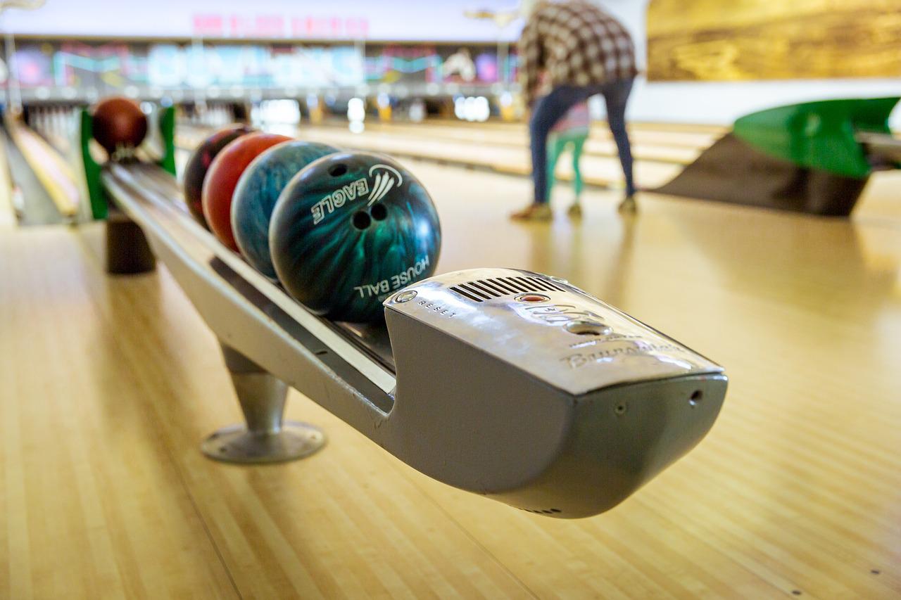 85 Great Bowling Team Names To Help You Strike Gold
