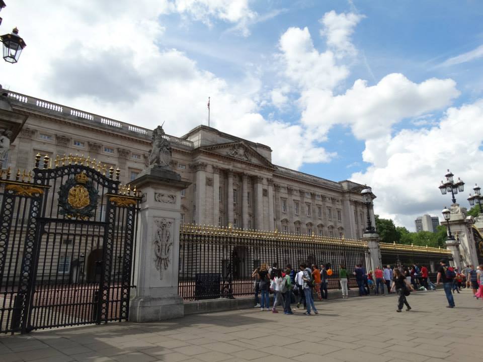 Visit the pretty and quiet back streets of London while exploring two Royal Parks. Buy Royal Parks Walking Tour tickets today.
