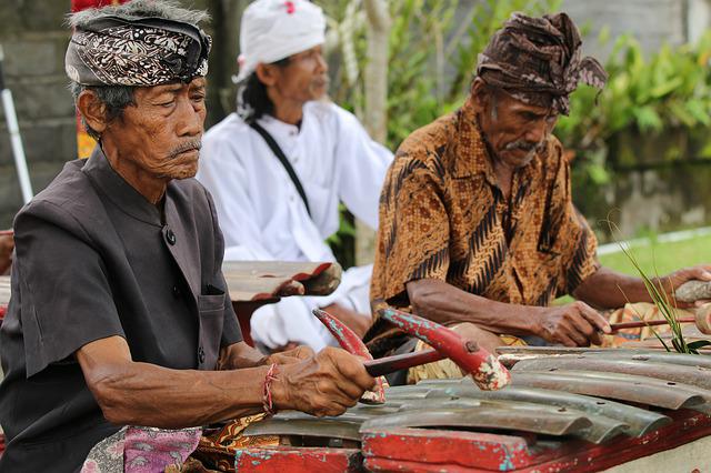Anak Agung and Ida Ayu are popular Balinese names used by traditional families.