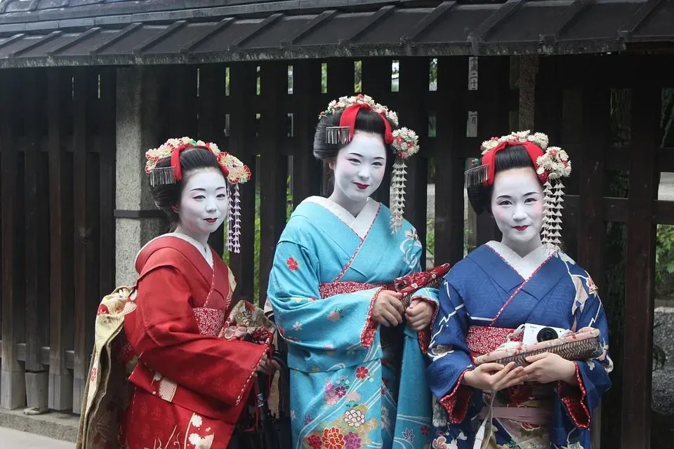 These kimono facts are for anyone who would like to understand Japan and its culture.