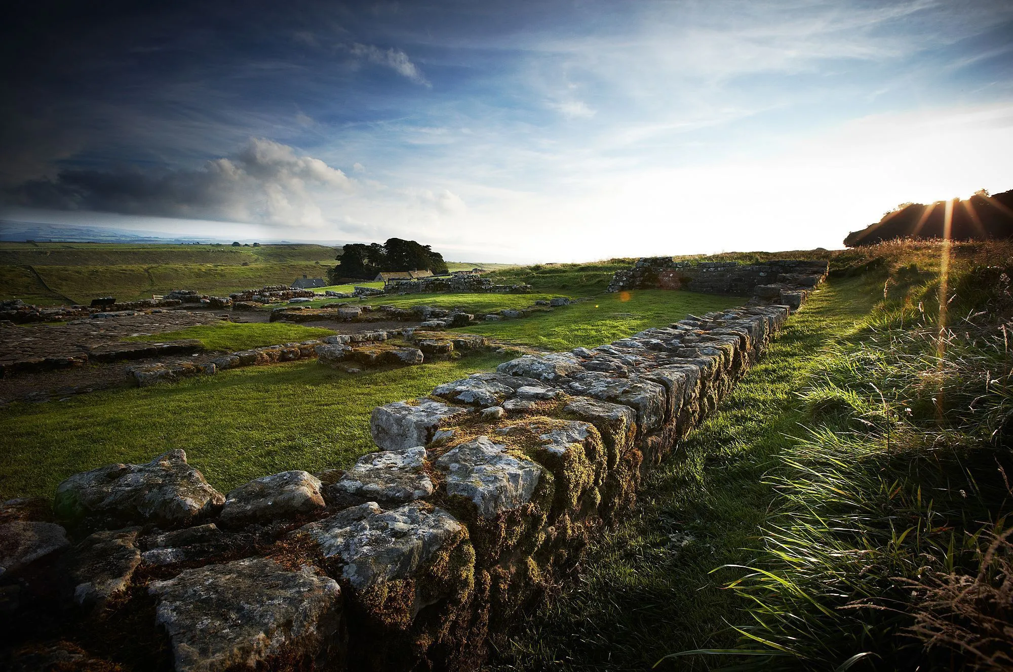 Enjoy the barracks and the hospital in this guided tour of the fort. Buy Housesteads Roman Fort Northumberland tickets today.