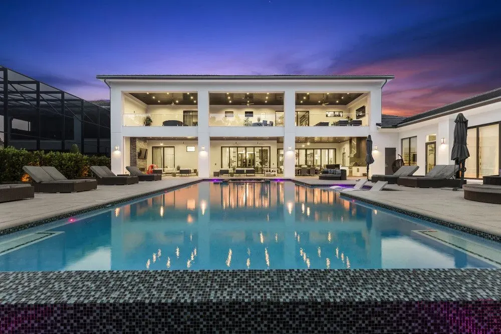 Top Villas Orlando accommodation often includes a private pool.