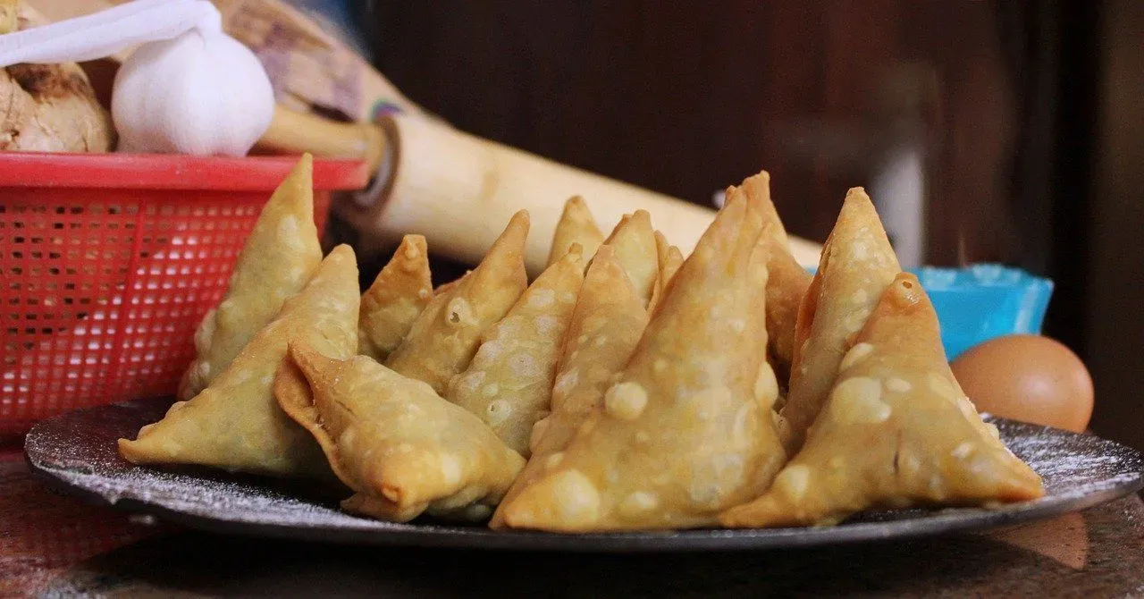 Want to know about vegetable samosa calories, then check out these samosa nutrition facts!