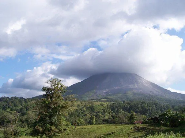 Find out things that will leave you amazed about the young Arenal volcano.