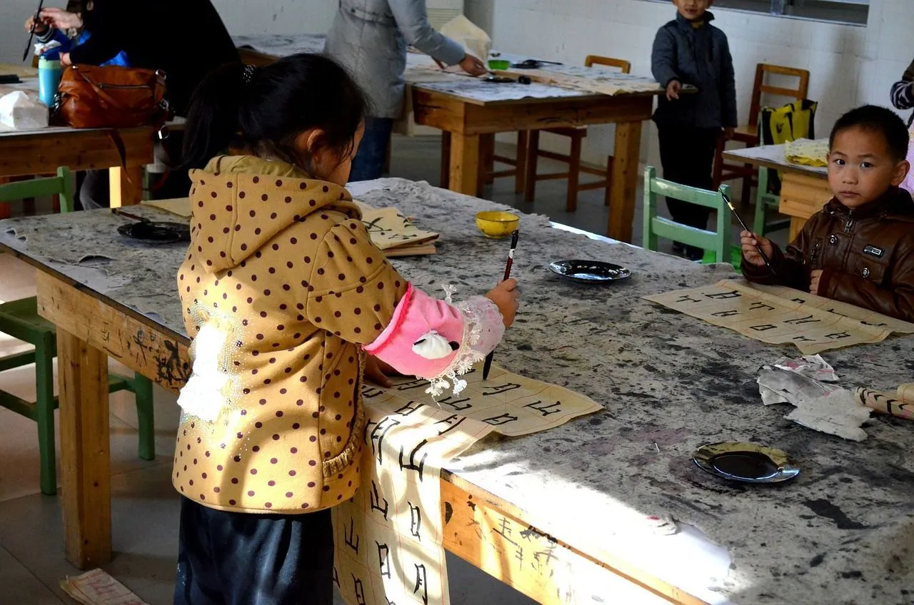 Having read some of the Chinese Calligraphy facts so far, you can understand why it could be fascinating for these kids to learn the traditional Chinese calligraphy.