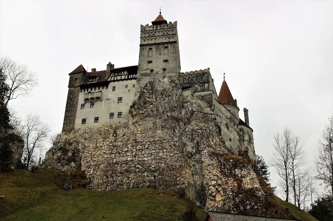 The Bran castle is popular for its connections with Vlad Tepes of Romanian folklore and Bran the Builder of Irish mythology.