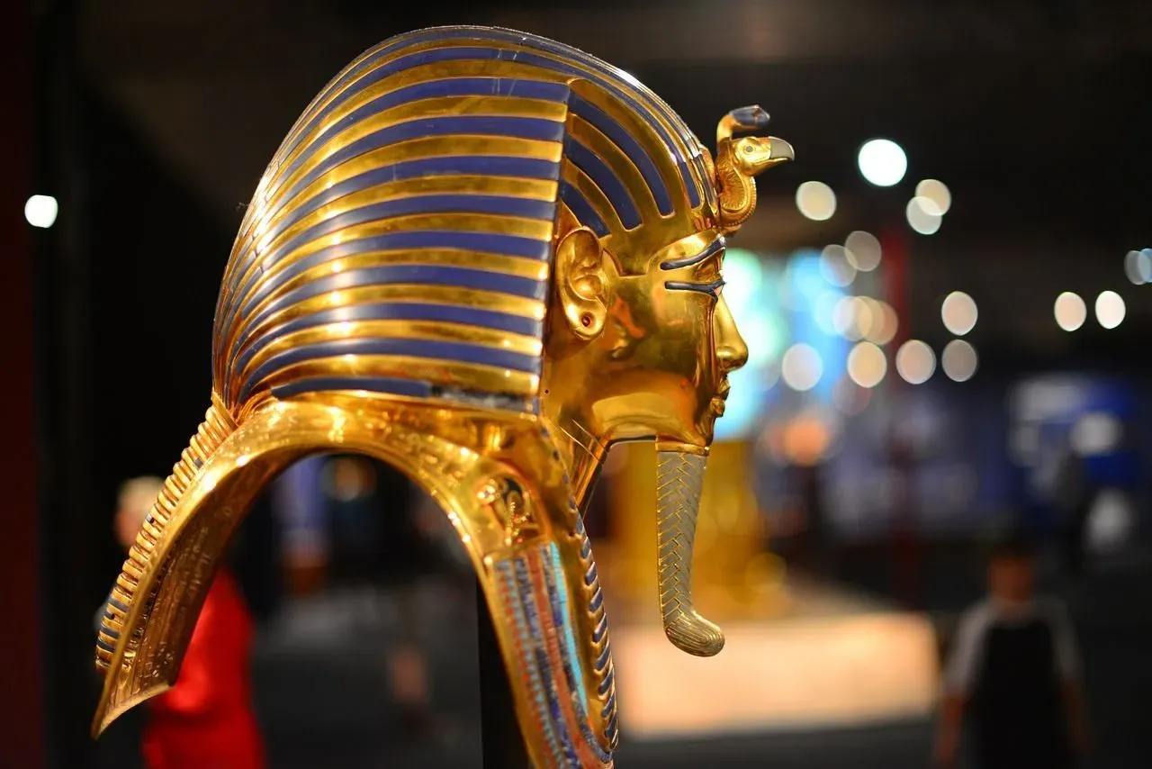 Facts about King Tut  will tell you more about the death of King Tut's father and the reign of the young king.