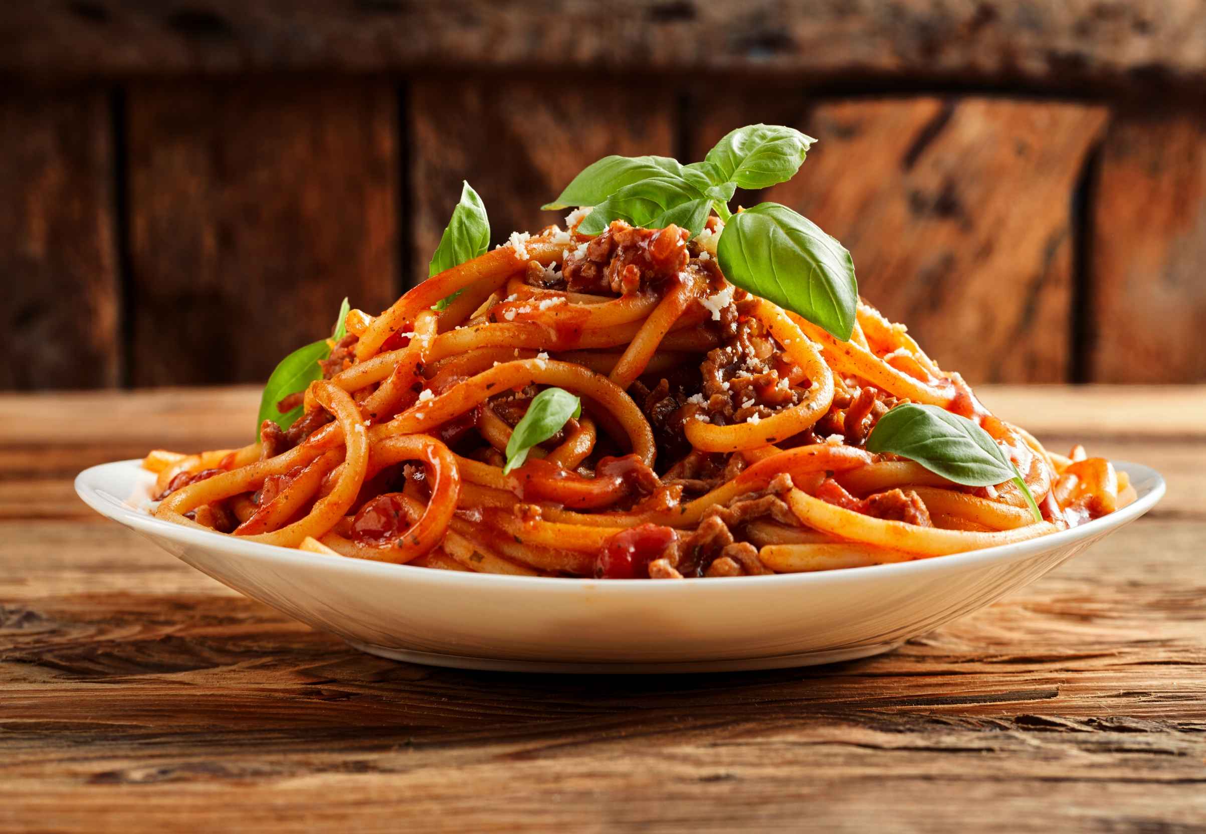 Heaped plate of delicious Italian spaghetti pasta