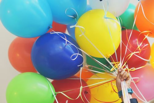Balloons, cake, and party games are essential ingredients for a great kids&#039; party!