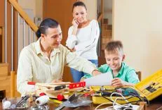 familie uita la modul de a face un model Viking longboat.